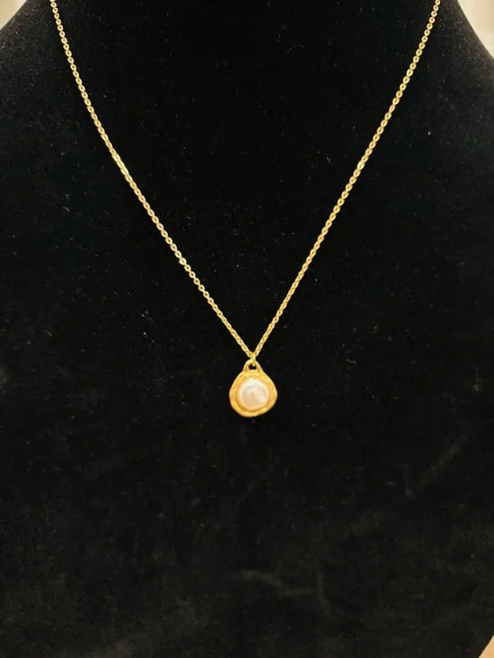 Gold Pearl Teardrop Necklace - Elegant Women’s Pendant - Picture 2 of 2